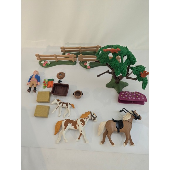 Playmobil Country Horse Paddock 5227 Playset Horses Fencing Squirrels Boxed 2012 - Picture 13 of 14